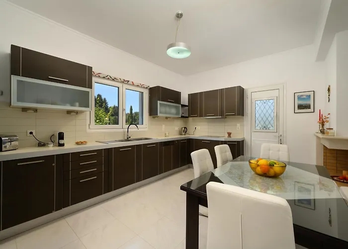 Olgas Luxury Villa, Corfu Greece فيلة