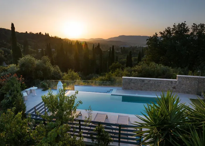Olgas Luxury Villa, Corfu Greece فيلة *